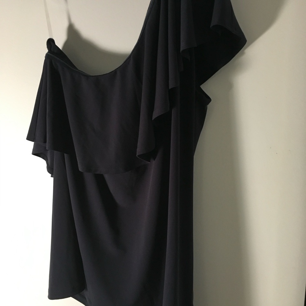 🌹NWT, Pretty, INC International Concept, Black, One Shoulder Top in size L.